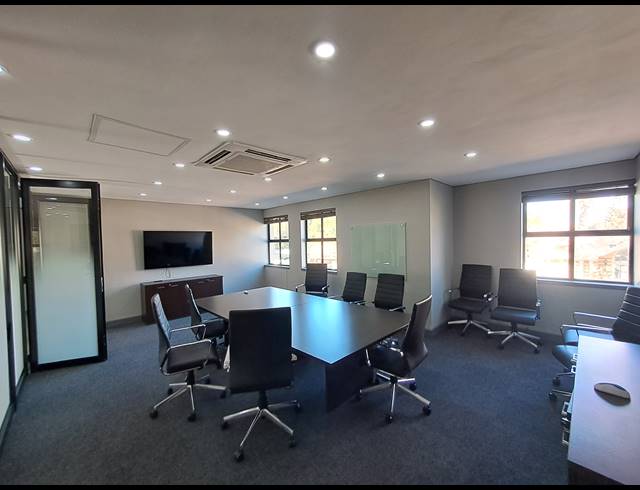 270M² OFFICE TO LET IN DUNKELD WEST